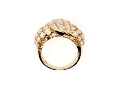 Band ring with Diamonds